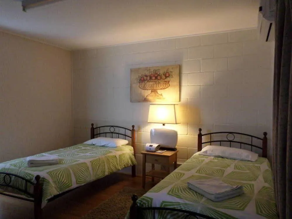 ***  Warrego Hotel Motel Cunnamulla Australia